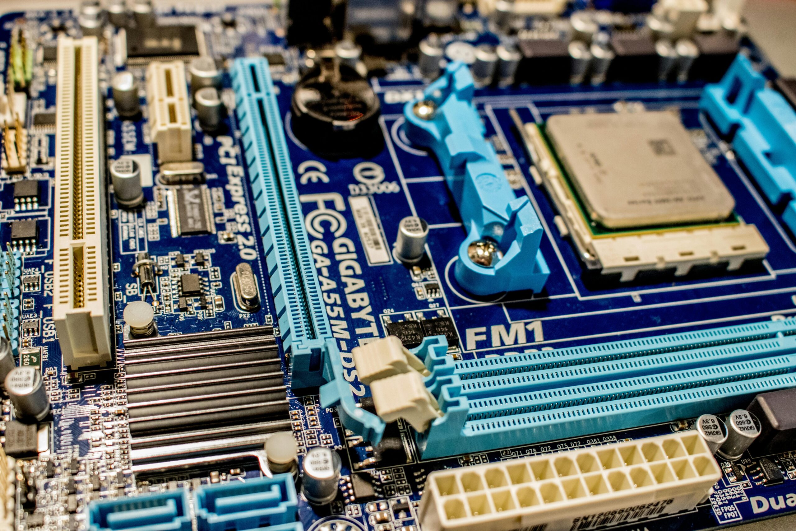 Die Zukunft des Affiliate-Marketings: Trends für 2025 2 Grüner Und Blauer Computer Ram Stick