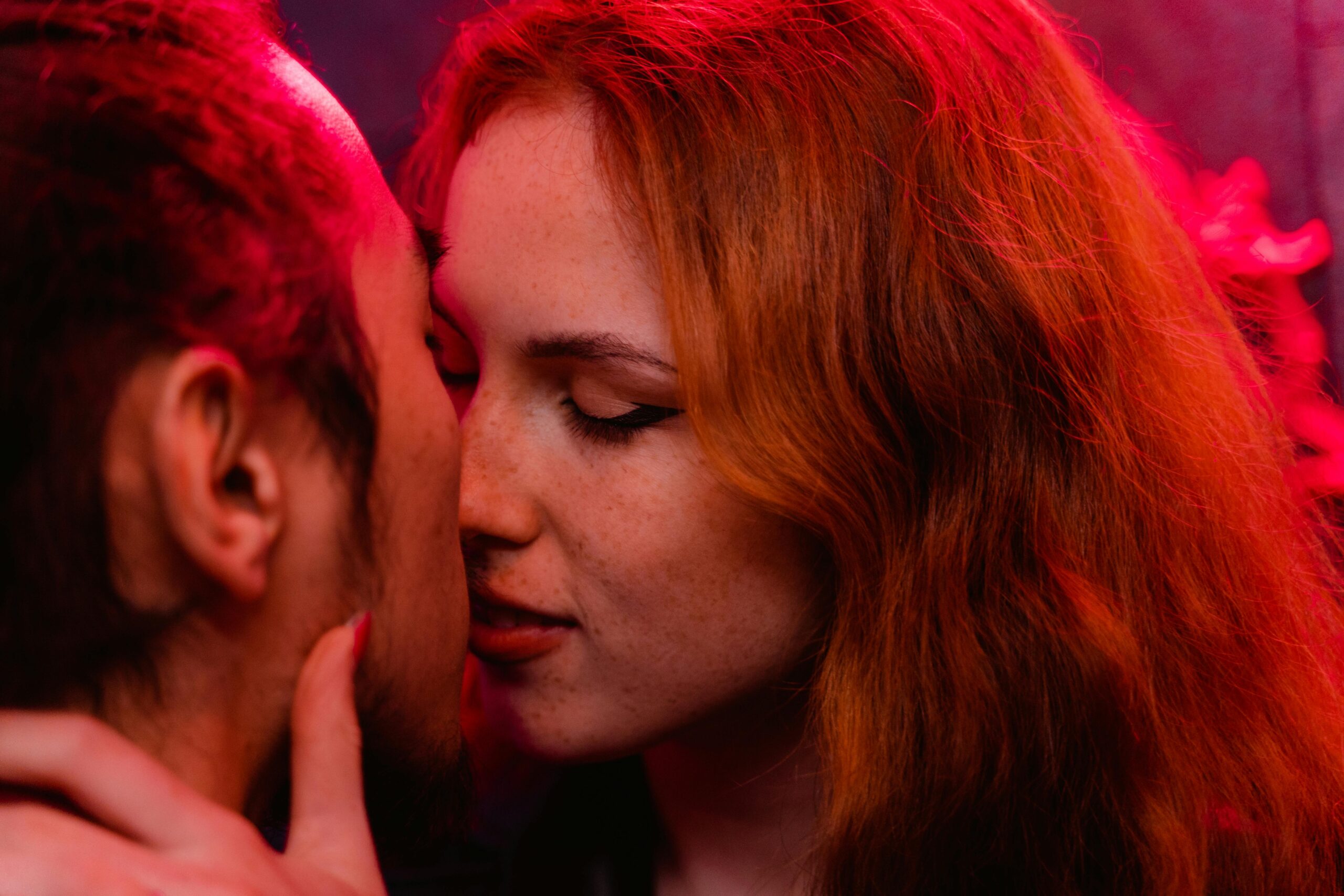 Profit Buddies Cash Club: Erfahrungen und Meinungen im Überblick 2 Kostenloses Stock Foto zu ausdruck der liebe, bar, beziehung