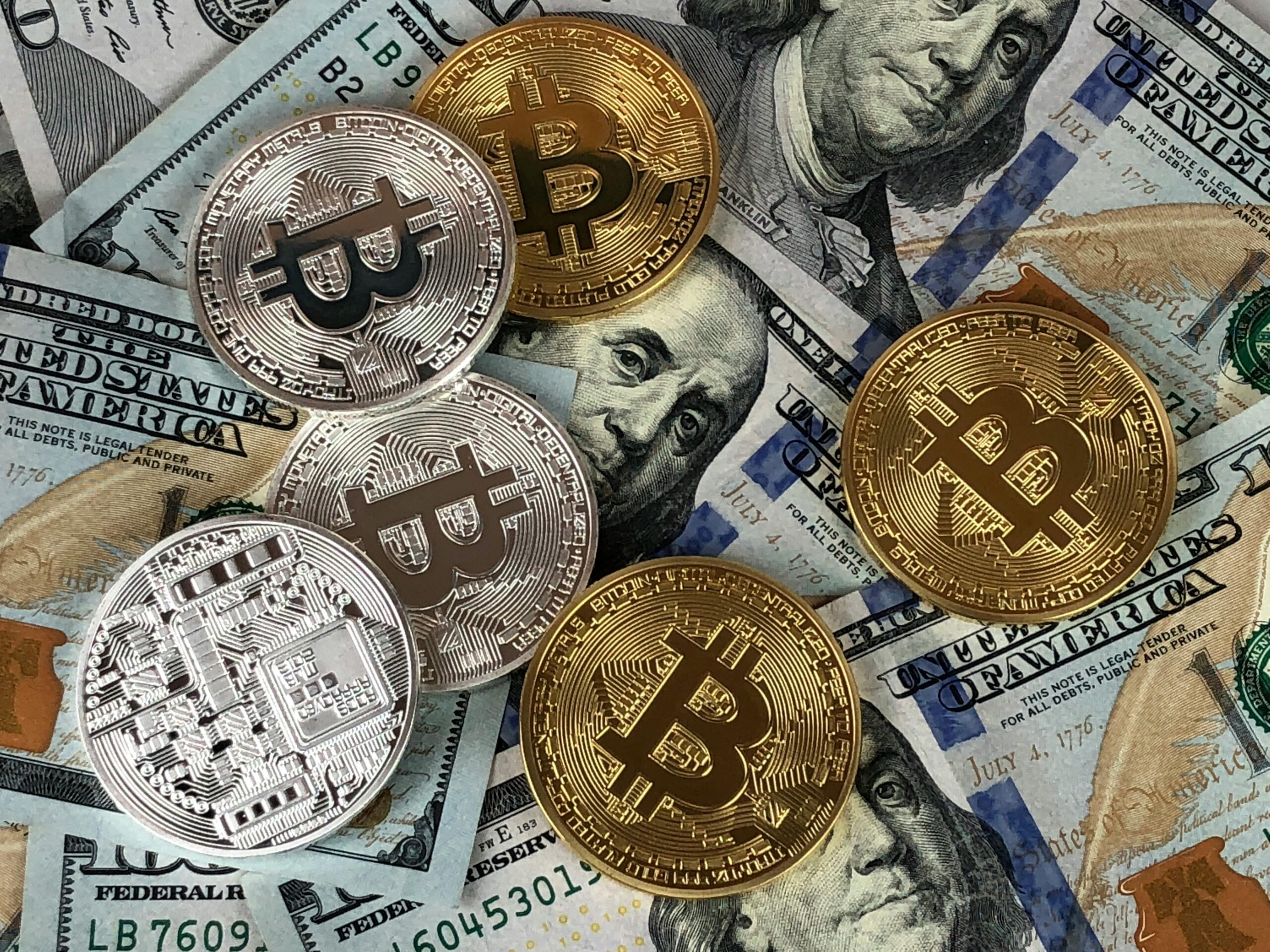 Erfahrungen mit der Money Maker Masterclass von Wolfgang Mayr 2 Runde Silber Und Goldmünzen